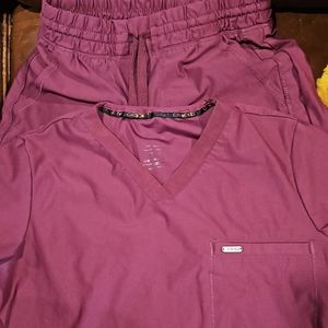 Cherokee Form scrub set size xxs top and bottom